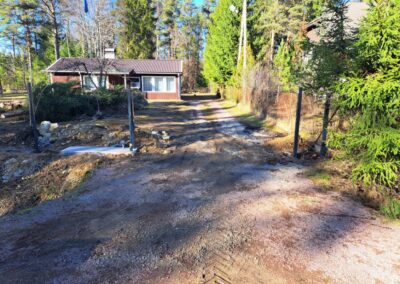 Värava postid betoneerimine Harjumaal – aia ehituse alustamine maamajakrundil