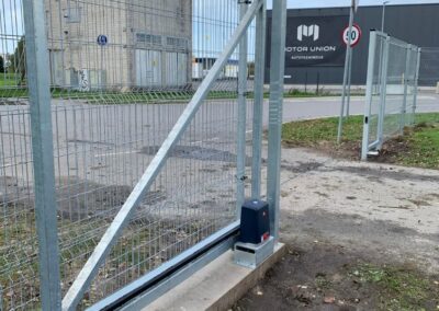 Mootoriga liugvärav ja 3D keevispaneelpiire AS Keila Vesi objektil